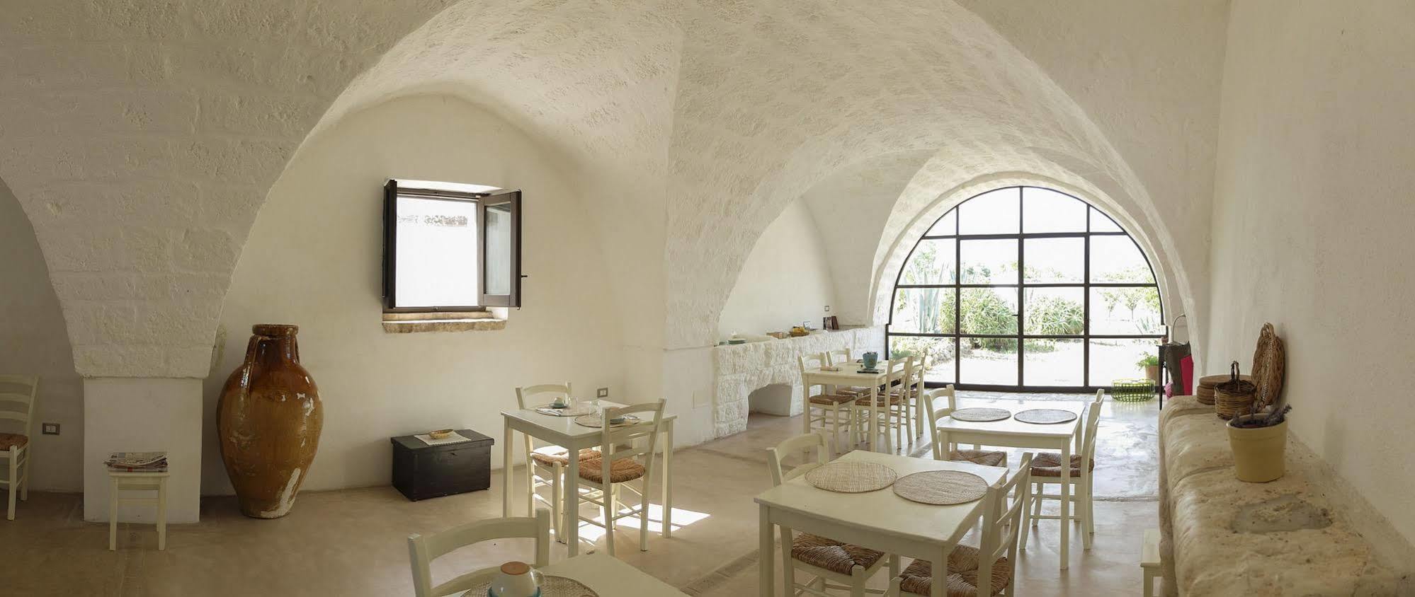 Masseria Palombara Grande Остуни Екстериор снимка